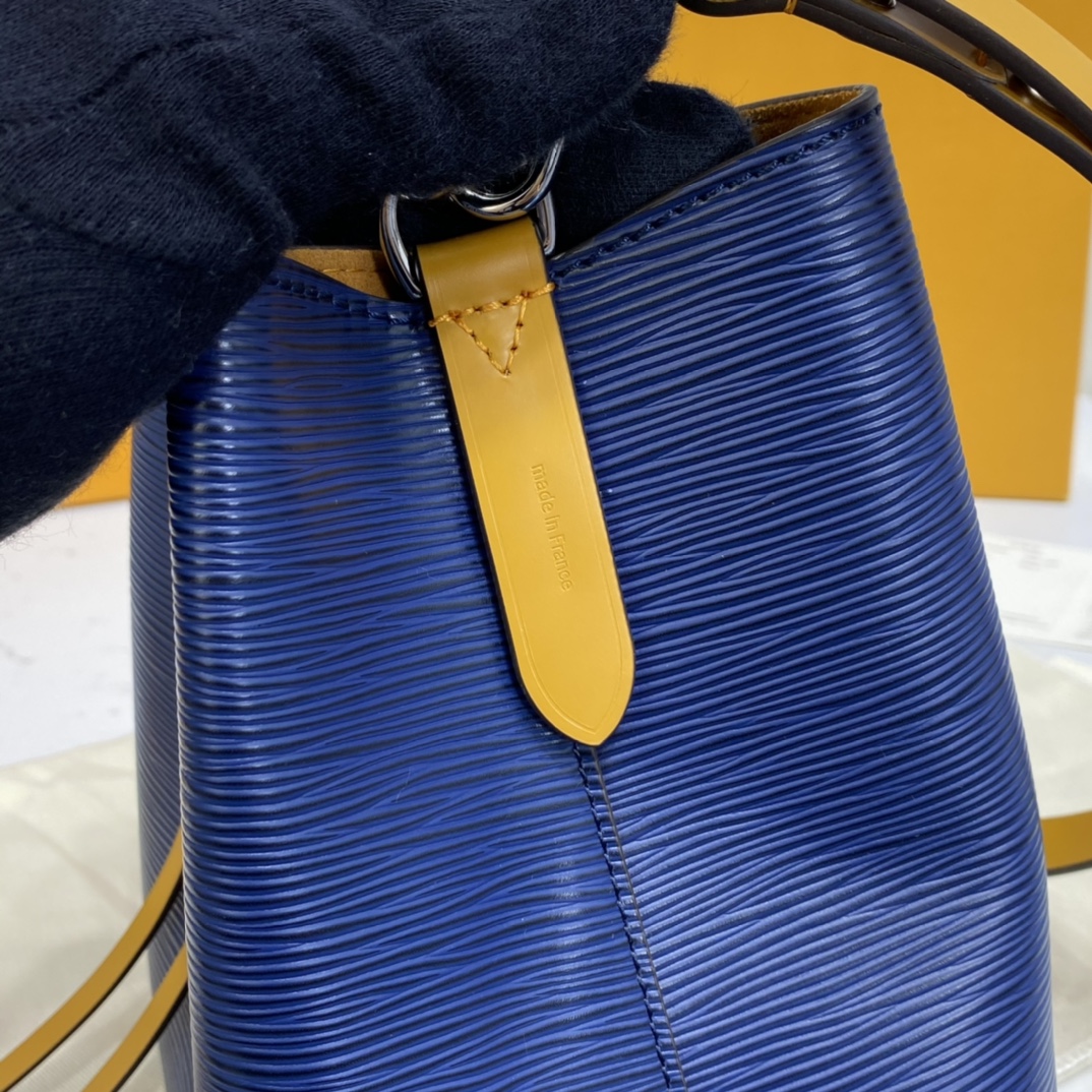 Louis Vuitton NEONOE BB Shoulder Bag Epi Leather M53610 Indigo Blue